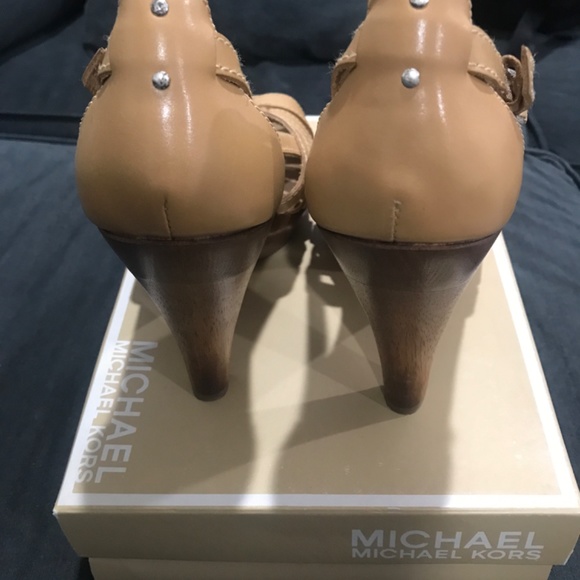 Michael Kors heels - Picture 3 of 4